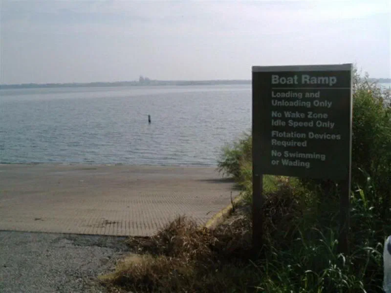 Boat docks nearby